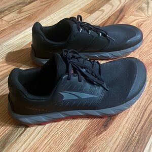 Altra Superior 5 Men's Size 11.5 M Black Grey Red Sneakers Shoes AL0A546Z061